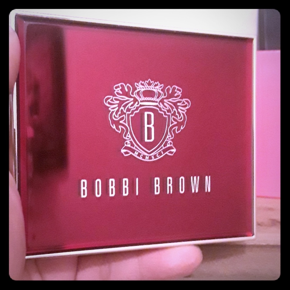 Bobbi Brown "Caviar & Rubies"
